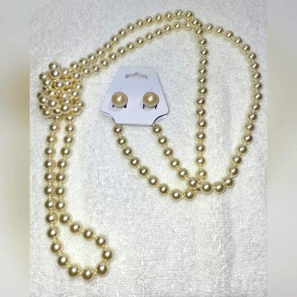 Classic Cream Pearl 5mm Beaded Necklace and Stud Earring Set / Pierced - Picture 5 of 6